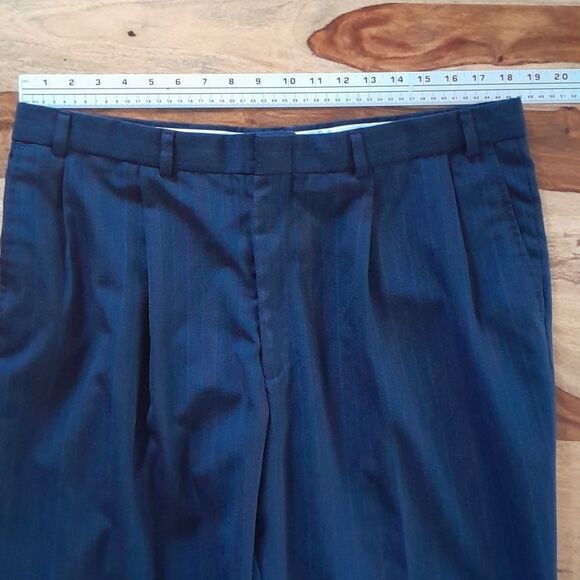 Towncraft 35% Worsted Wool blend pantsuit - Picture 11 of 16